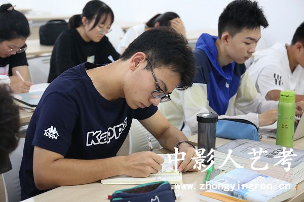 編導(dǎo)故事寫(xiě)作